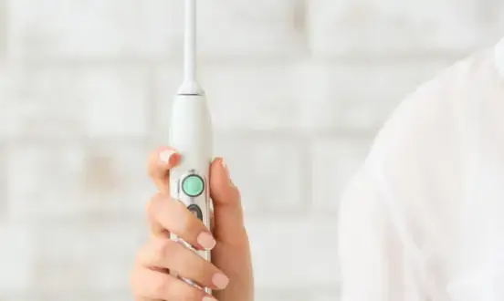 Soniczna czy rotacyjno-pulsacyjna? Która szczoteczka dla Ciebie?