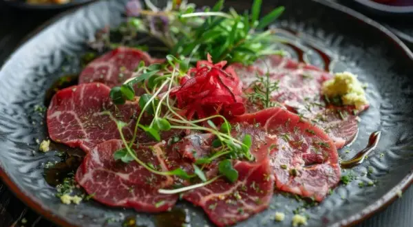Jak zrobić carpaccio z wołowiny - proste przepisy, które zachwycą smakoszy
