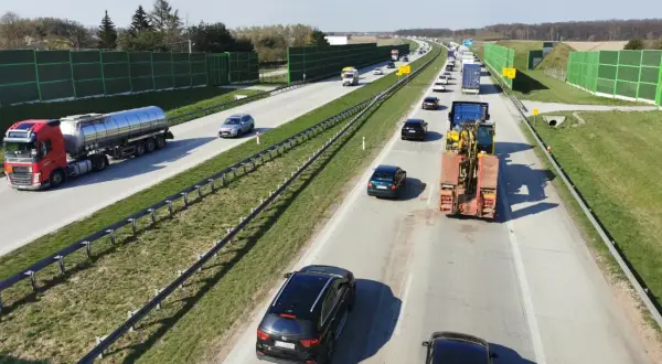 Jaki pojazd nie może wjechać na autostradę? Sprawdź zanim zapłacisz!