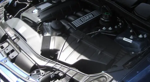 Jak sprawdzić temperaturę silnika BMW E90 i uniknąć poważnych problemów