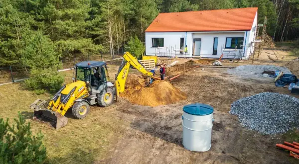 Czy przydomowa oczyszczalnia ścieków to urządzenie wodne? Sprawdź!