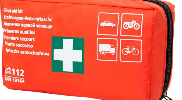 Apteczka samochodowa w Polsce: Obowiązek czy rozsądna konieczność?