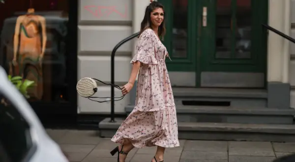 Sukienki retro na lato - odkryj stylowe modele, które zachwycają