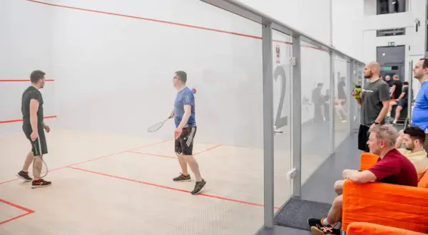 Squash Trzebnica: Gdzie zagrać? Kompletny przewodnik i rezerwacja