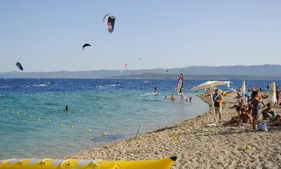 Gdzie na kitesurfing w Chorwacji? Odkryj najlepsze spoty!