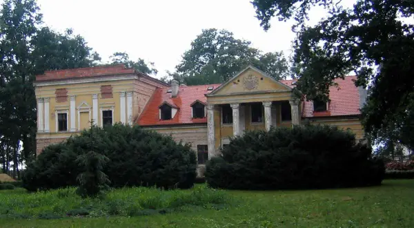 Parafia Borków Stary: Co warto zobaczyć i zwiedzić w Borkowie?