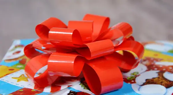 Kokarda na prezent DIY: Proste triki i efekt "WOW"!