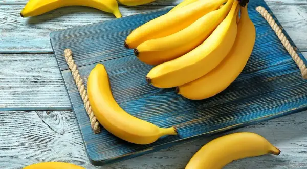 Ile kalorii ma banan? Zaskakujące fakty o jego kaloryczności