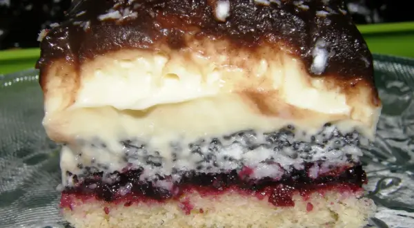 Prosty przepis na ciasto Pijak bez pieczenia, które zachwyci wszystkich