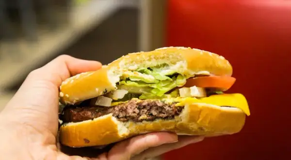 Burger King czy McDonald's - Który fast food naprawdę wygrywa?