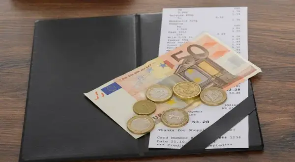 Napiwki w Turcji: Komu, ile i jak dawać w hotelach? Uniknij gafy!