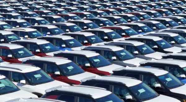 Ile trwa produkcja samochodu Toyota? Czas oczekiwania na modele i konfiguracje
