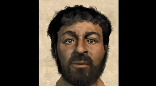 La vera immagine di Gesù, un volto realistico con barba scura e capelli ricci, che evoca un'antica umanità.