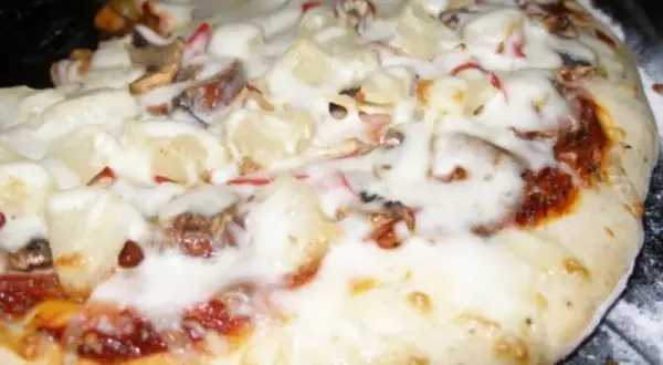 Jak zrobić pizzę jak z Pizza Hut - idealne ciasto i smaki