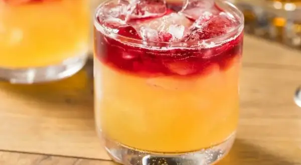 Najlepsze przepisy na drinki z whisky, które musisz spróbować