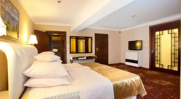 Hotel Gołębiewski Karpacz: 1100 pokoi i monumentalna skala. Czy to dla Ciebie?