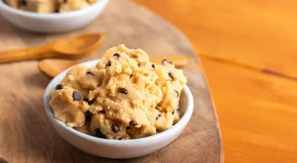 Jadalne cookie dough: Bezpieczne przepisy i gotowe rozwiązania