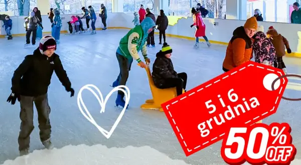 Dzieci i dorośli bawią się na lodowisku w Hadlach Szklarskich. 5 i 6 grudnia promocja 50% OFF!