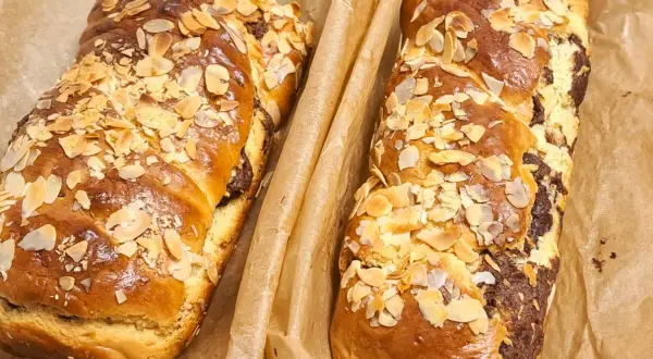 Pyszne ciasto drożdżowe z nutellą - łatwy przepis na wyjątkowy deser