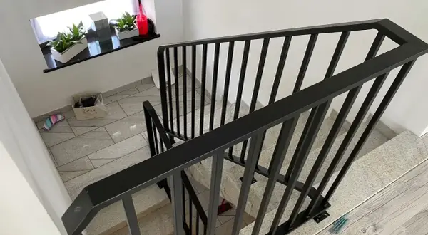 Prosta barierka na schody krok po kroku. Uniknij kosztownych błędów!