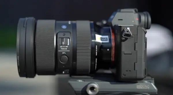 Obiektyw Sigma na aparacie Sony Alpha. Idealny, jaki obiektyw uniwersalny do Sony Alpha? Ten zestaw sprawdzi się w wielu sytuacjach.
