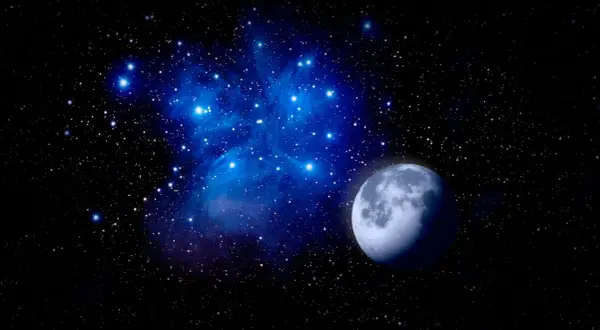 La luna splende tra le stelle e una nebulosa blu, un'immagine cosmica di sole, luna e stelle.