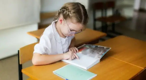 Czy Twoje dziecko ma zaburzenia percepcji wzrokowej? Objawy i pomoc