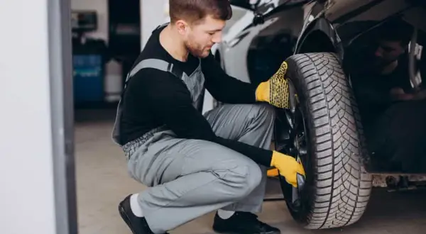Ile trwa zmiana opon? Sprawdź, co wpływa na czas wymiany