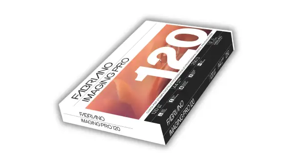 Confezione di carta Fabriano Imaging Pro 120, ideale per stampe digitali professionali.