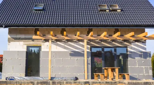 Jak zaprojektować elewację domu – uniknij kosztownych błędów w stylu
