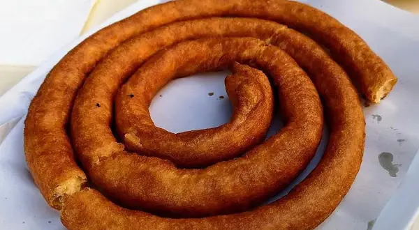 Churros en Granada: ¿Dónde probar los más auténticos y deliciosos?