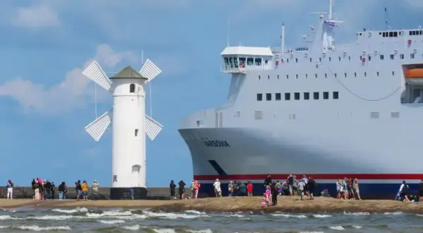 Ile aut zabiera prom w Świnoujściu? Zaskakujące fakty o pojemności