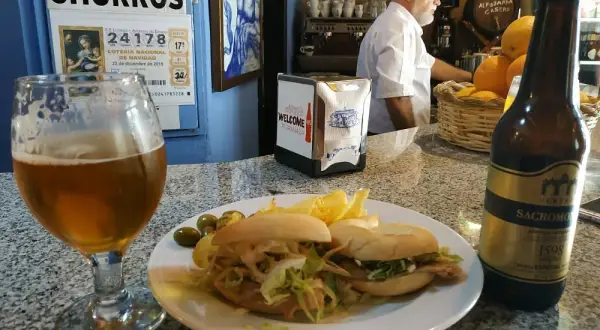 Bar Minotauro: Tapas, esmorzaret y el premiado sabor del Cabanyal