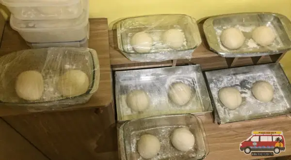 Jak przechowywać ciasto na pizzę? Lodówka, zamrażarka i sekrety smaku