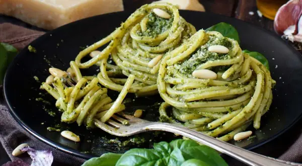 Pesto: Odkryj jego wszechstronność! Pomysły na dania i przekąski
