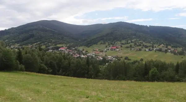 Atrakcje w Sopotni Wielkiej: Odkryj ukryte skarby Beskidów