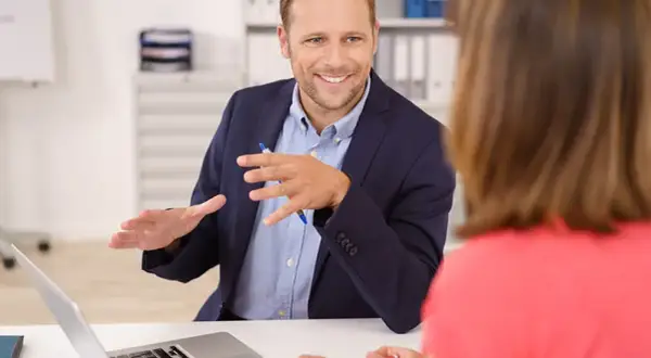 Czym się różni coaching od mentoringu? Kluczowe różnice i wskazówki