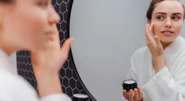 Clochee lekki krem nawilżający: Skład, efekty, opinie warto?