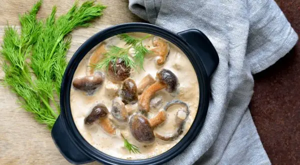 Sos z grzybów leśnych: Odkryj przepis na kremową perfekcję!