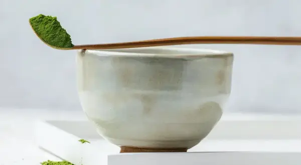 Najlepsza matcha: jak wybrać najwyższej jakości herbatę?