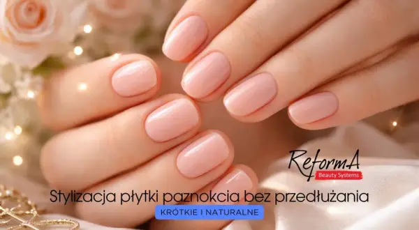 Delikatne, krótkie paznokcie żelowe w naturalnym odcieniu. Idealna stylizacja bez przedłużania.
