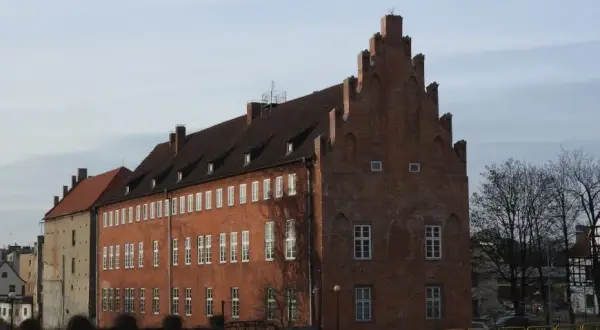 Zamek Lębork: Historia i zwiedzanie zamku w miejscowości Lębork