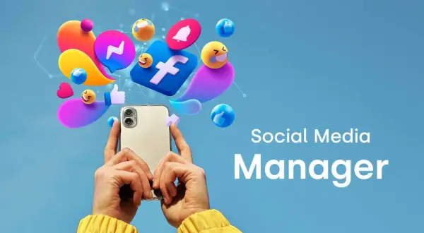 Ręce trzymające smartfon, otoczone ikonami mediów społecznościowych, symbolizują pracę social media managera.