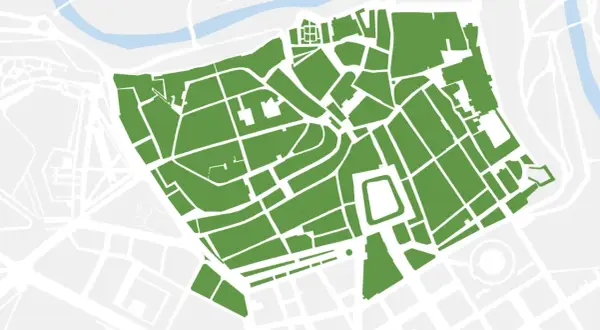 Mapa de la zona de bajas emisiones Pamplona, con calles verdes y edificios grises.