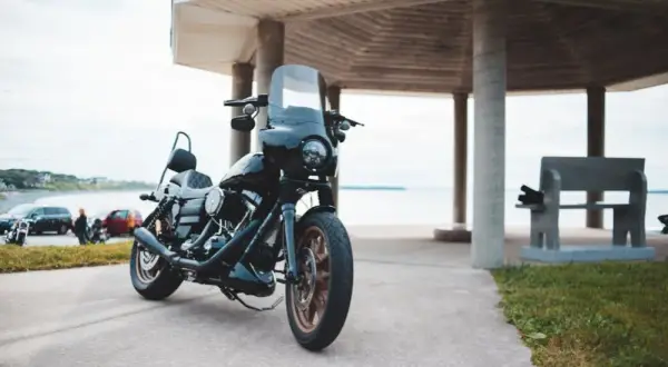 Motorower: jakie uprawnienia? Kto może jeździć bez prawa jazdy?