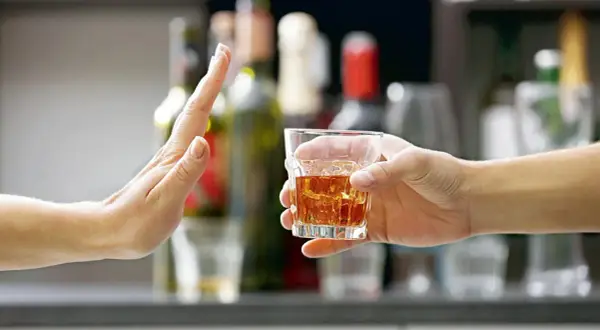 Kiedy można pić alkohol po znieczuleniu? Poznaj czas bezpiecznej przerwy