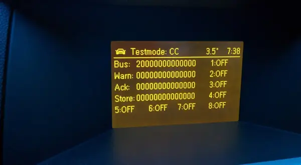 Wyświetlacz testowy w Astrze H pokazuje statusy błędów: Bus, Warn, Ack, Store i numery od 1 do 8.