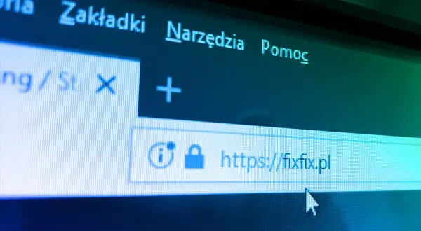 Ikona kłódki obok adresu https://fixfix.pl w pasku przeglądarki, symbol bezpiecznego połączenia.