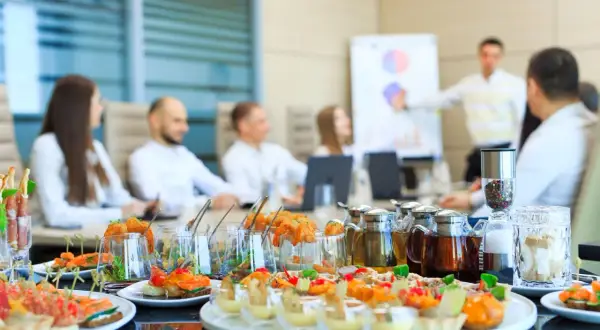 Royal Catering - co to za firma i jakie usługi cateringowe oferuje?