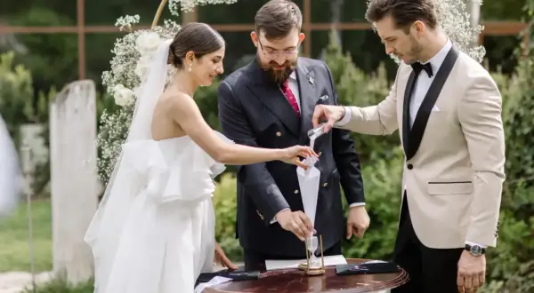 Ślub humanistyczny: Co to? Osobista ceremonia bez mocy prawnej w PL